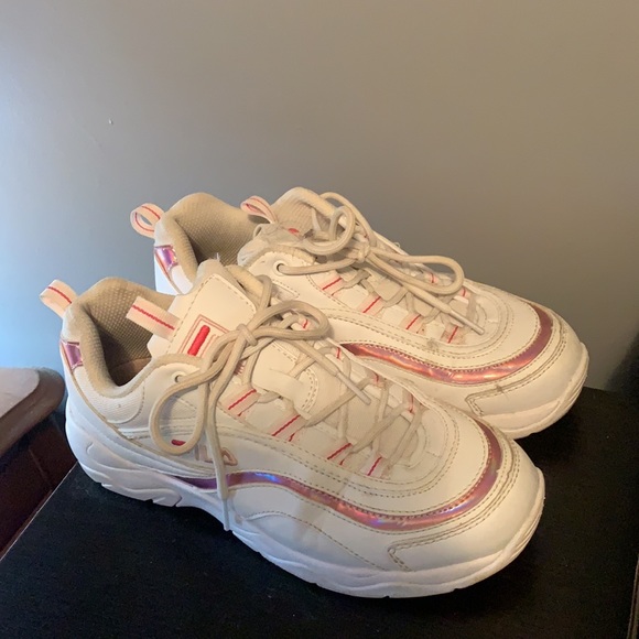 Brand new women’s filas. 10/10 condition! - Picture 2 of 5